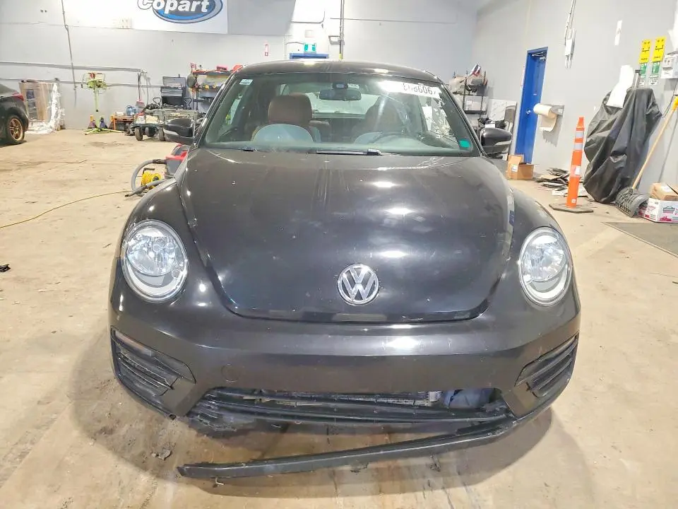 2017 VOLKSWAGEN BEETLE SE  