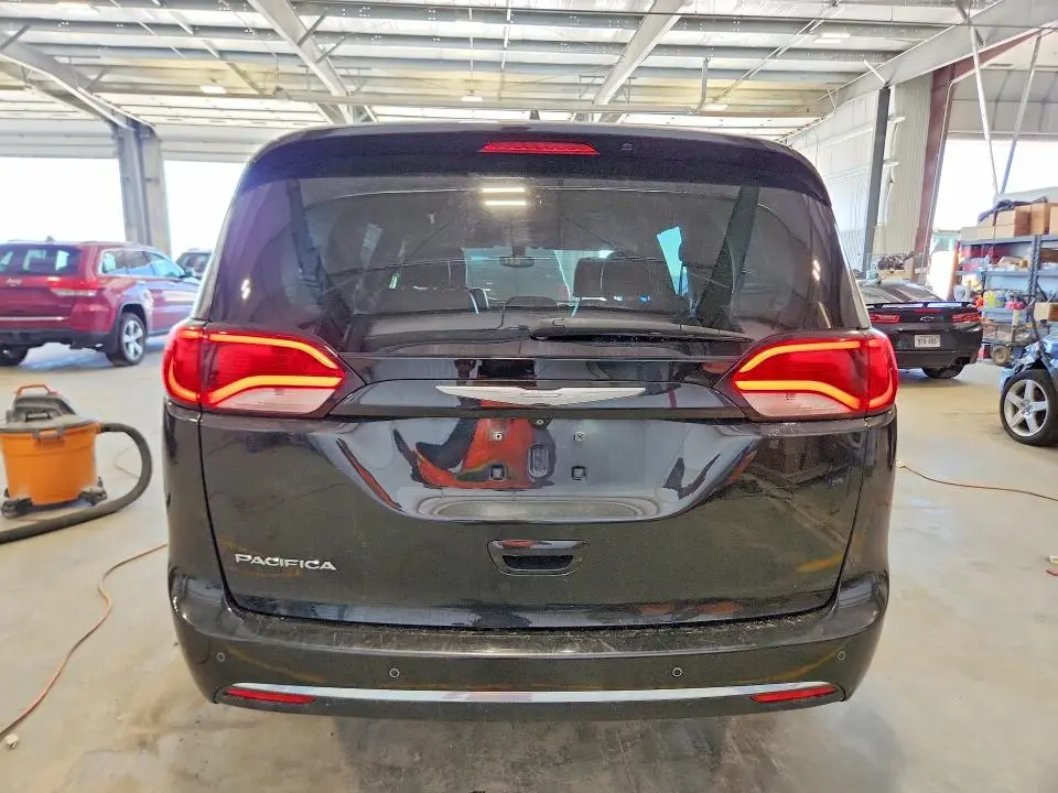 2017 CHRYSLER PACIFICA TOURING L PLUS  