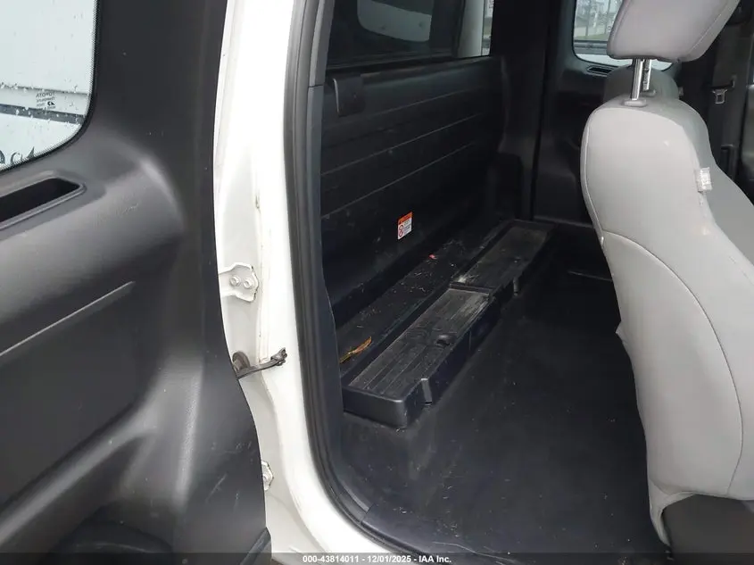 2017 TOYOTA TACOMA SR