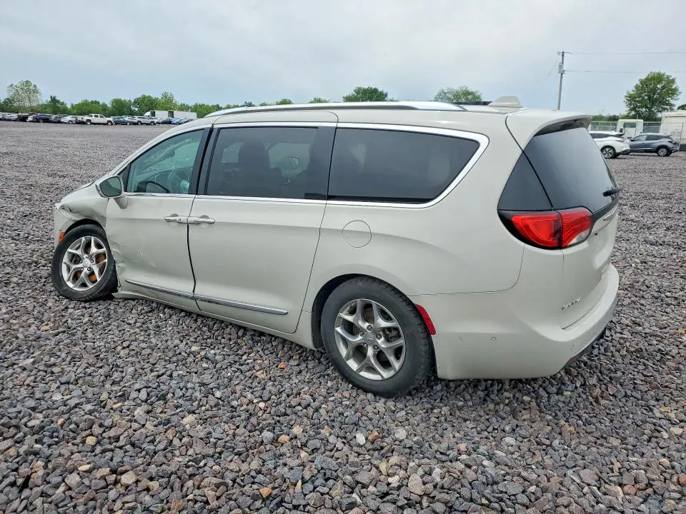2019 CHRYSLER PACIFICA LIMITED  