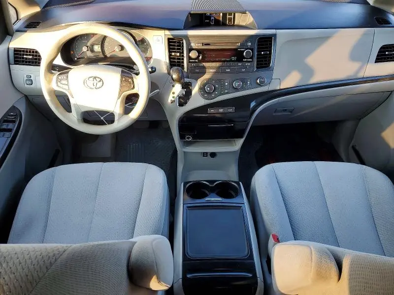 2012 TOYOTA SIENNA LE  