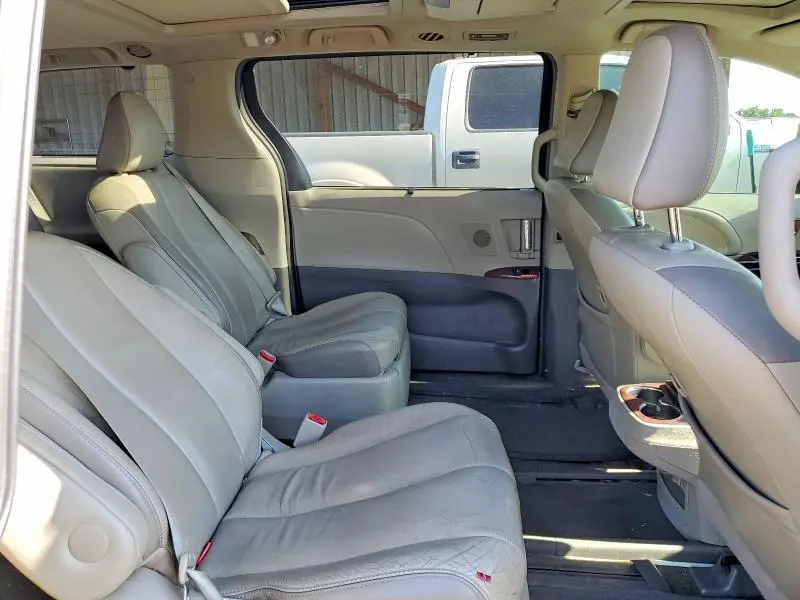 2013 TOYOTA SIENNA LIMITED 7-PASSENGER  