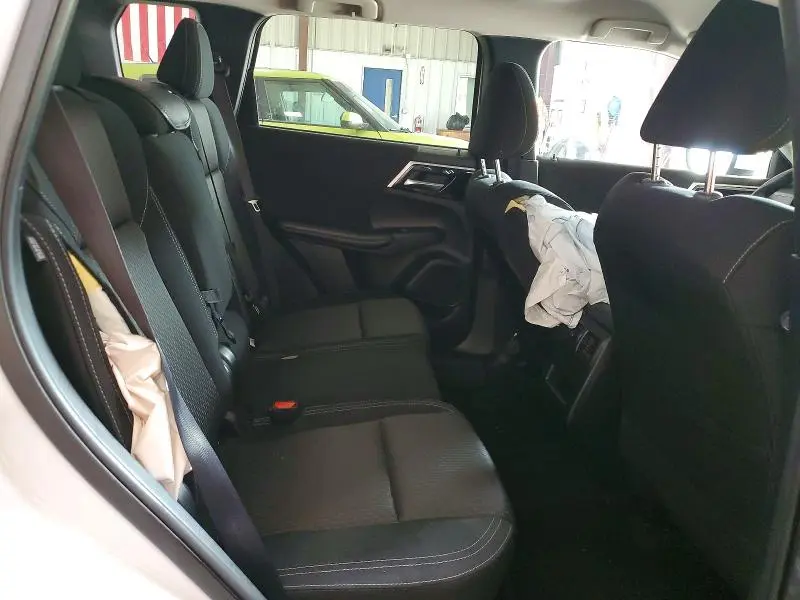 2024 MITSUBISHI OUTLANDER ES  