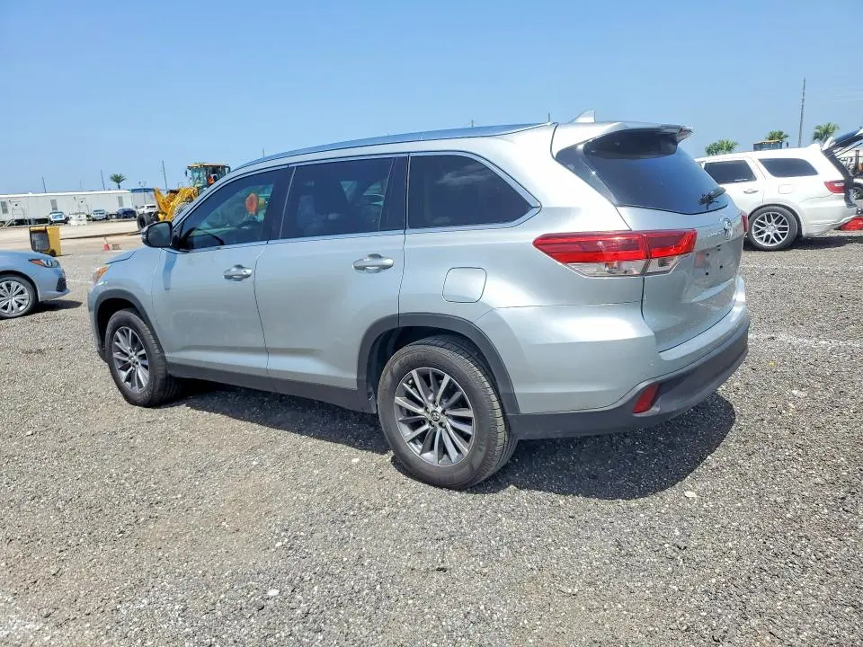 2019 TOYOTA HIGHLANDER XLE  