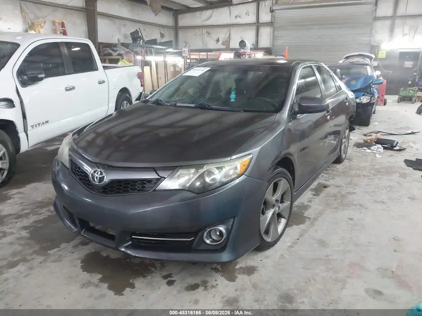 2014 TOYOTA CAMRY SE V6