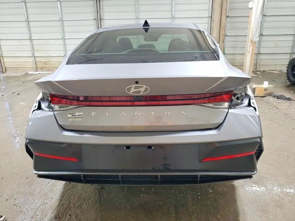 2025 HYUNDAI ELANTRA SEL  