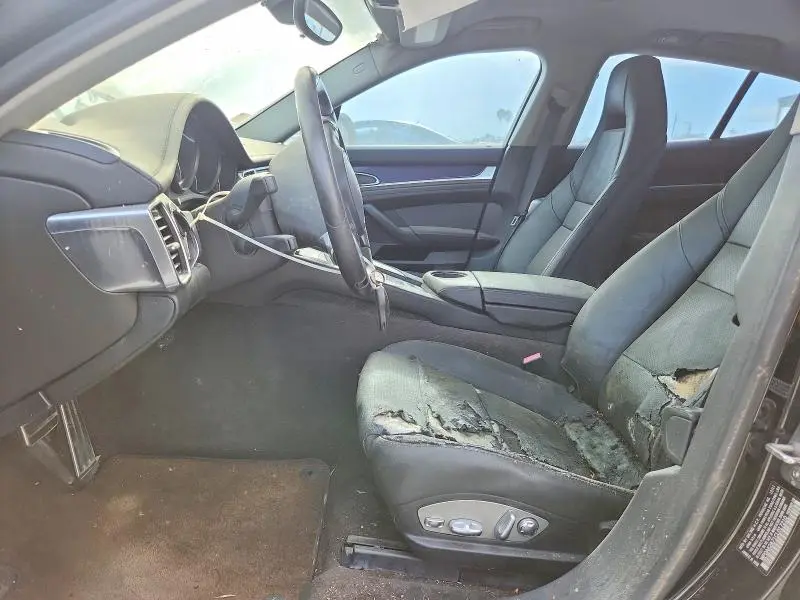 2012 PORSCHE PANAMERA 2  