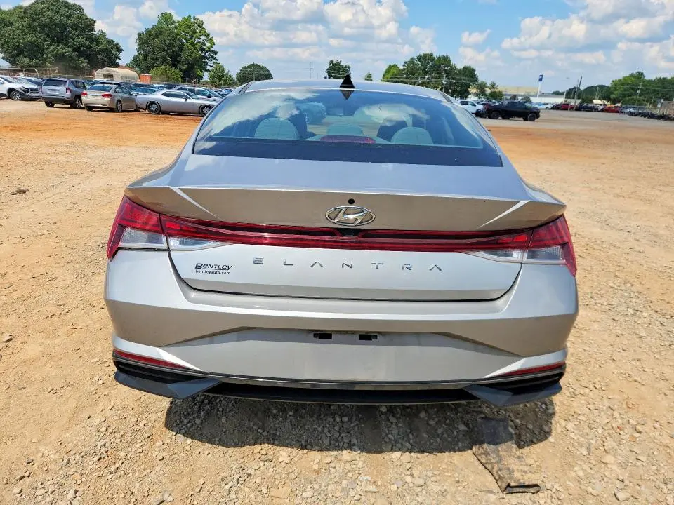 2022 HYUNDAI ELANTRA SEL  