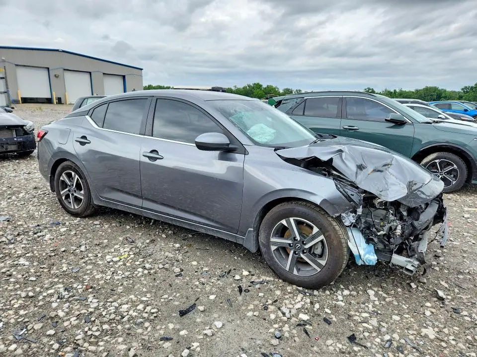 2025 NISSAN SENTRA SV  