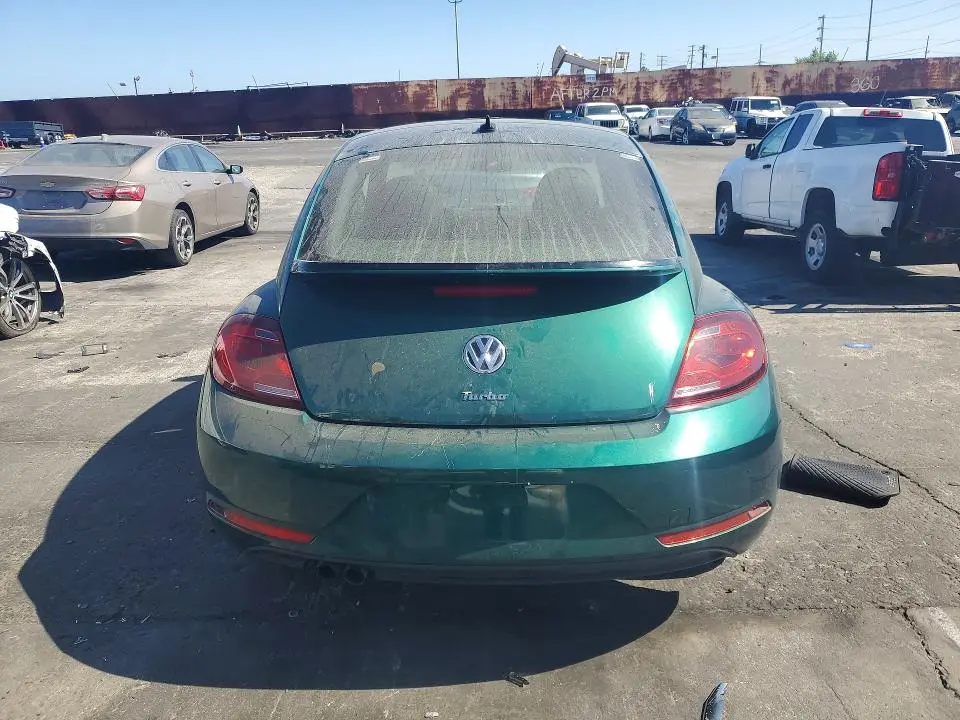2018 VOLKSWAGEN BEETLE S  