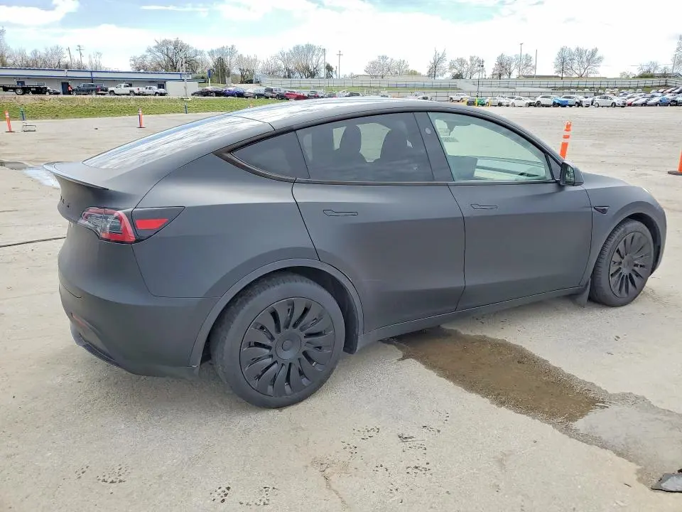 2024 TESLA MODEL Y   