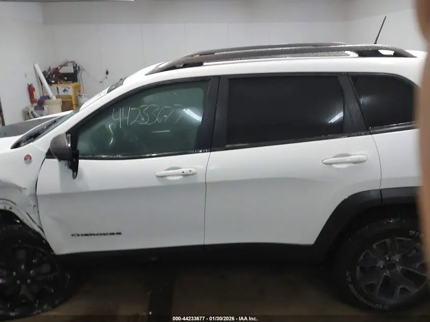 2018 JEEP CHEROKEE TRAILHAWK 4X4
