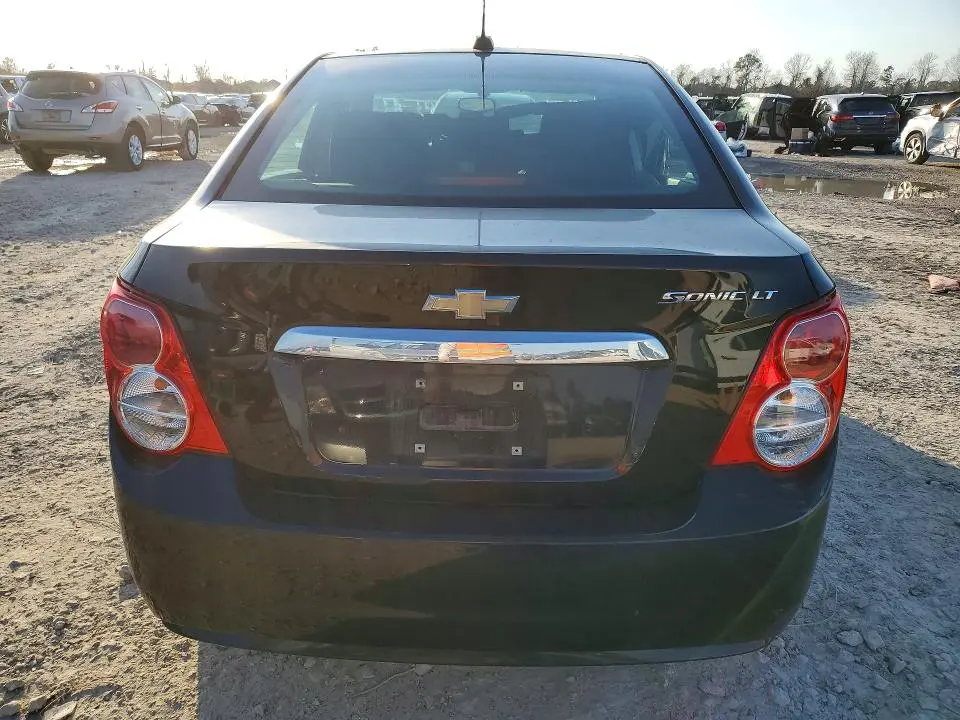 2016 CHEVROLET SONIC LT  