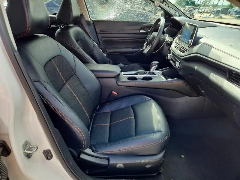 2022 NISSAN ALTIMA SR  
