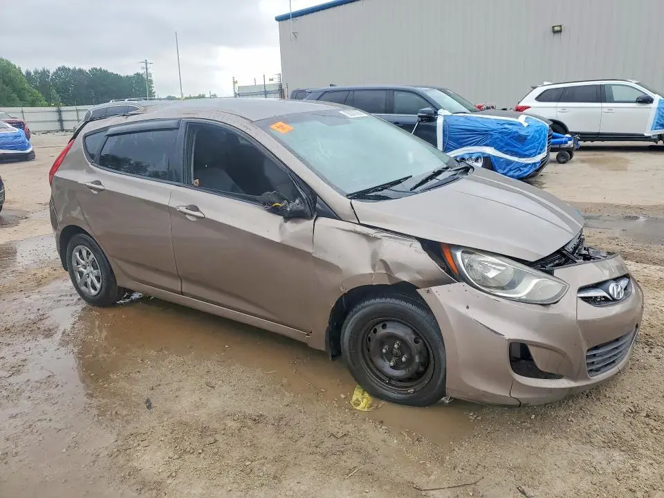 2013 HYUNDAI ACCENT GS  