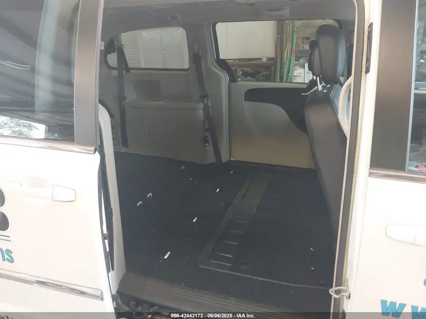 2016 CHRYSLER TOWN & COUNTRY TOURING