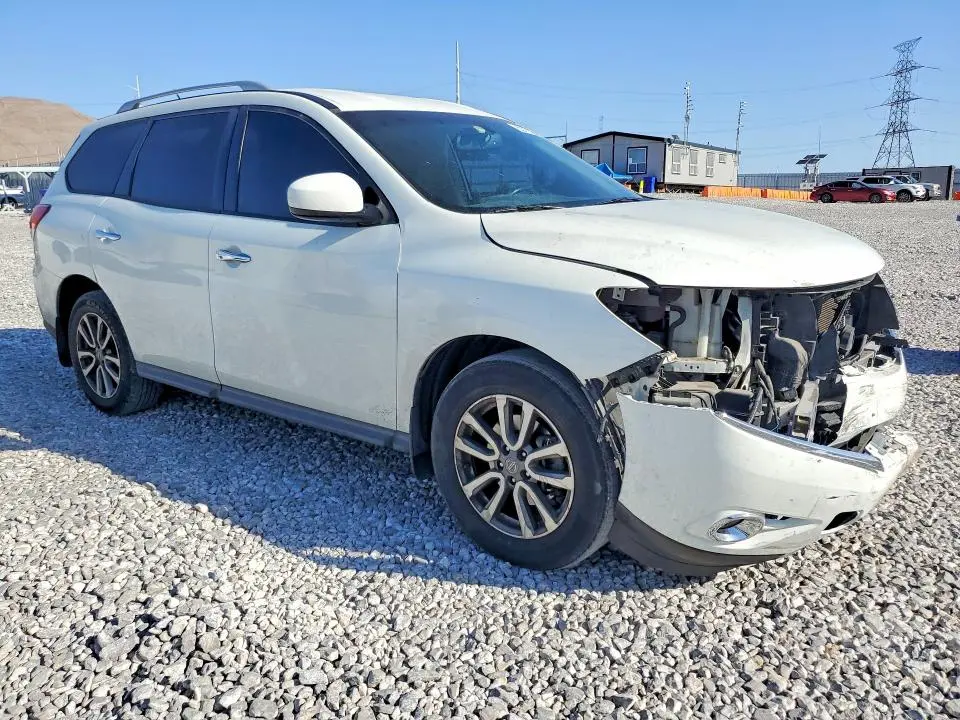 2016 NISSAN PATHFINDER SV  