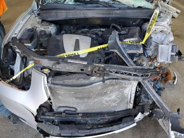 2011 HYUNDAI SANTA FE SE  
