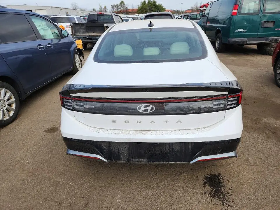 2024 HYUNDAI SONATA SEL  