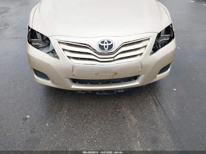 2011 TOYOTA CAMRY LE