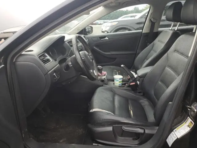 2012 VOLKSWAGEN JETTA SE  