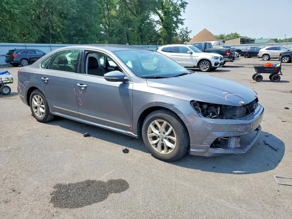 2017 VOLKSWAGEN PASSAT S  