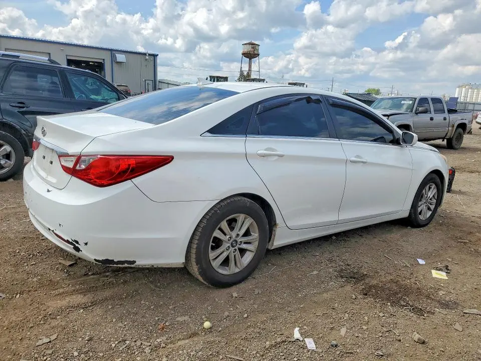 2012 HYUNDAI SONATA GLS  
