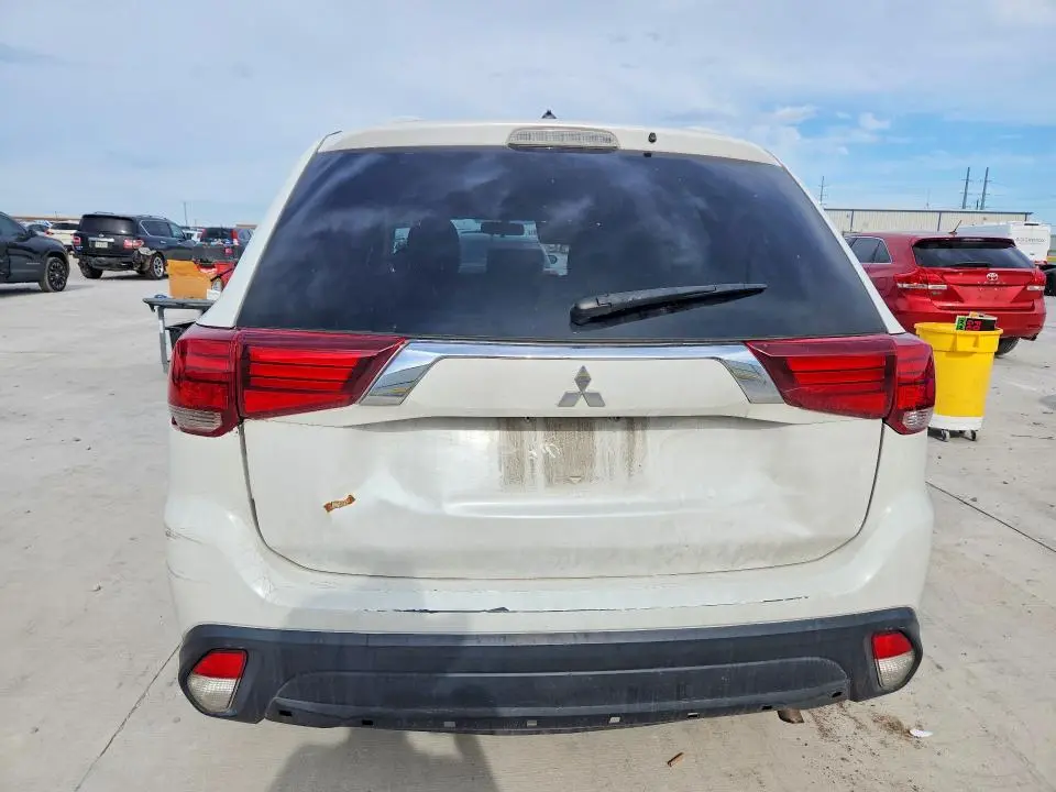 2016 MITSUBISHI OUTLANDER SE  