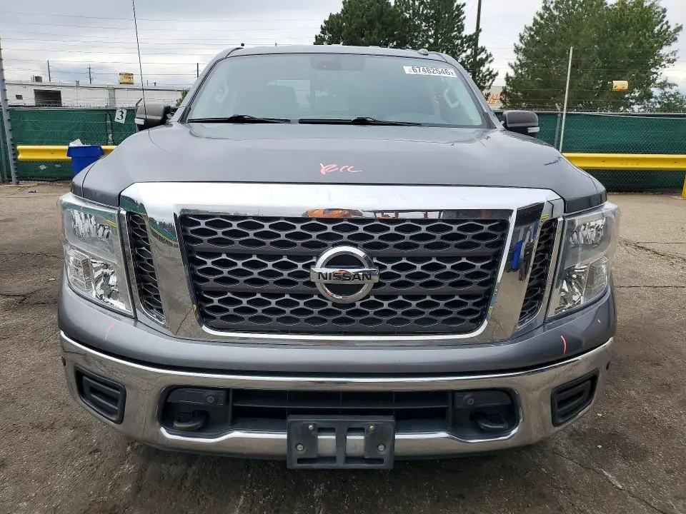 2018 NISSAN TITAN SV  