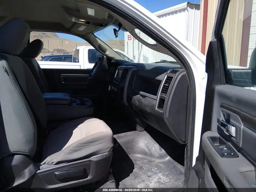 2017 RAM 1500 TRADESMAN  4X2 8' BOX