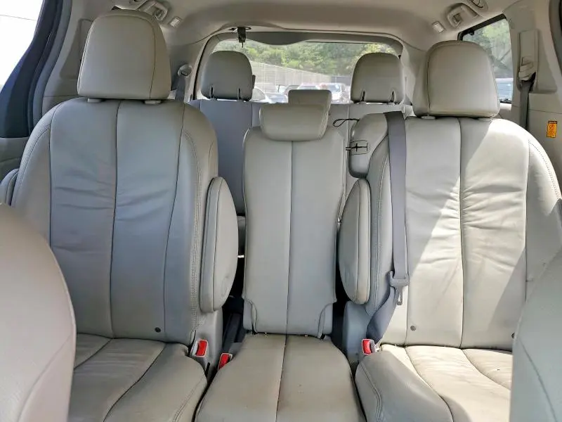 2011 TOYOTA SIENNA XLE 8-PASSENGER  