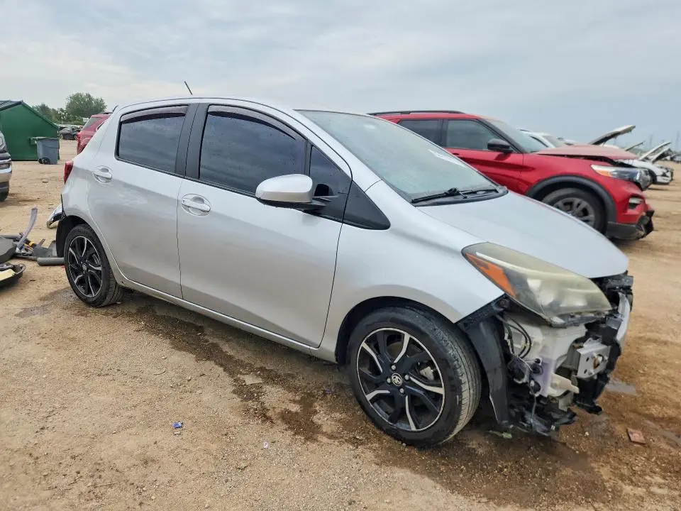 2015 TOYOTA YARIS 5-DOOR SE  