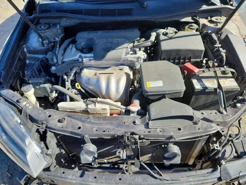 2016 TOYOTA CAMRY SE  