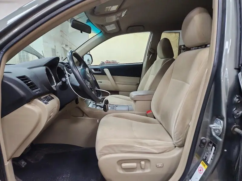 2011 TOYOTA HIGHLANDER BASE  