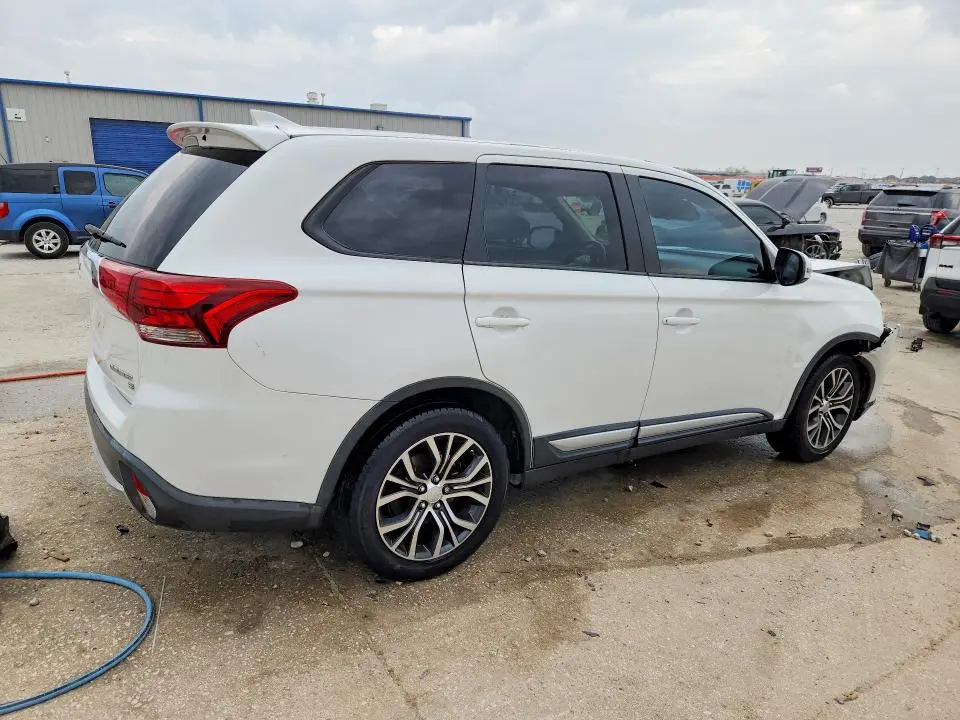 2017 MITSUBISHI OUTLANDER SE  