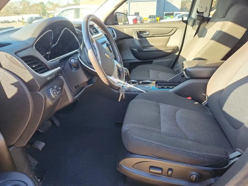 2017 CHEVROLET TRAVERSE LT  