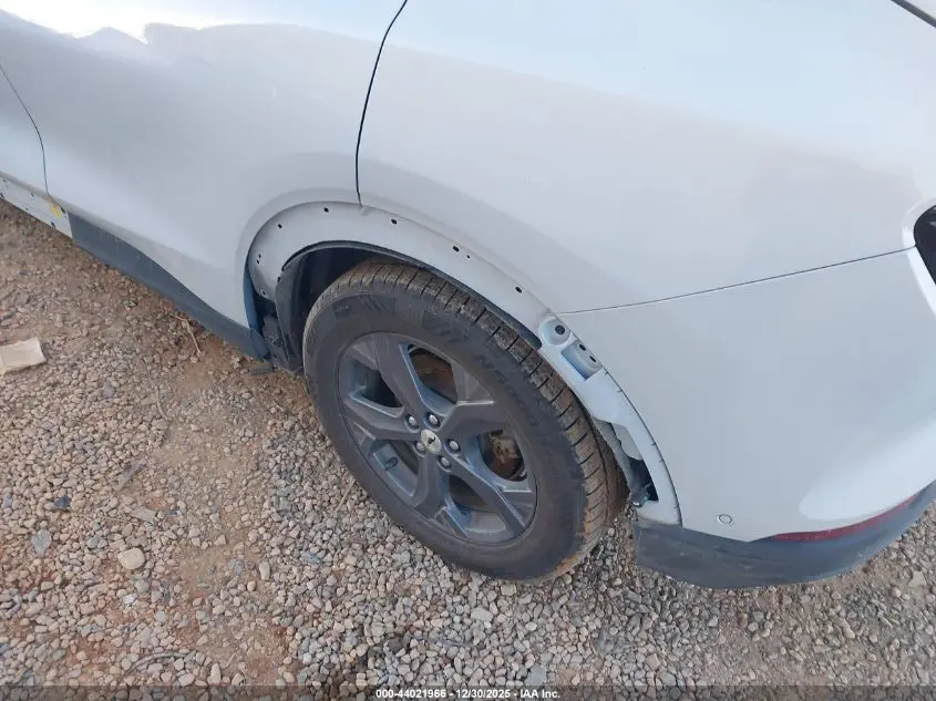 2022 FORD MUSTANG MACH-E SELECT