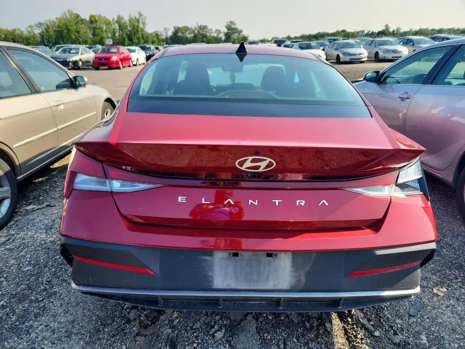 2024 HYUNDAI ELANTRA SEL  