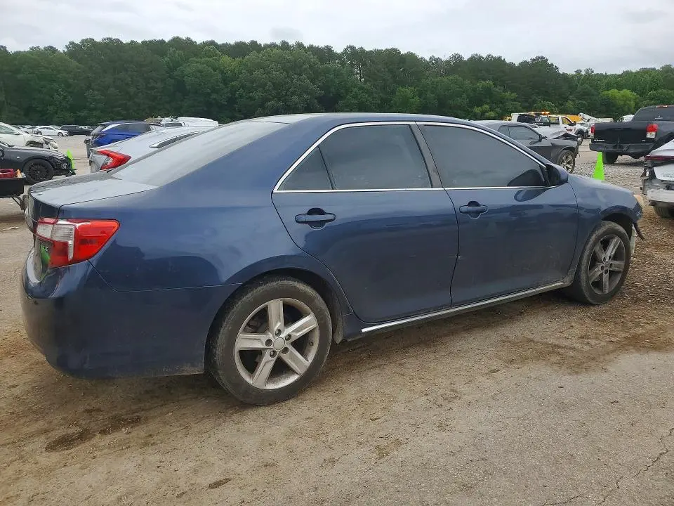 2014 TOYOTA CAMRY LE  