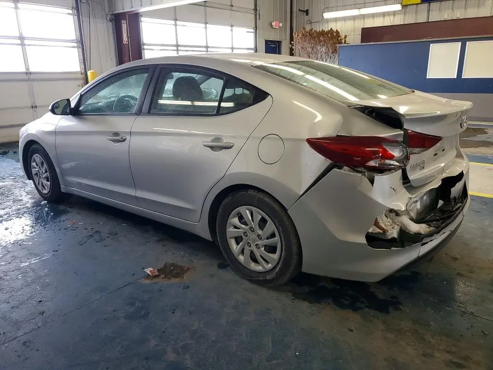 2018 HYUNDAI ELANTRA SE  