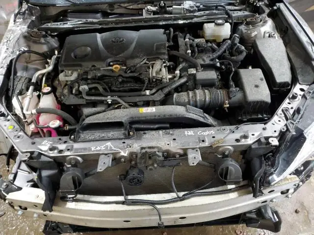 2020 TOYOTA CAMRY XLE  