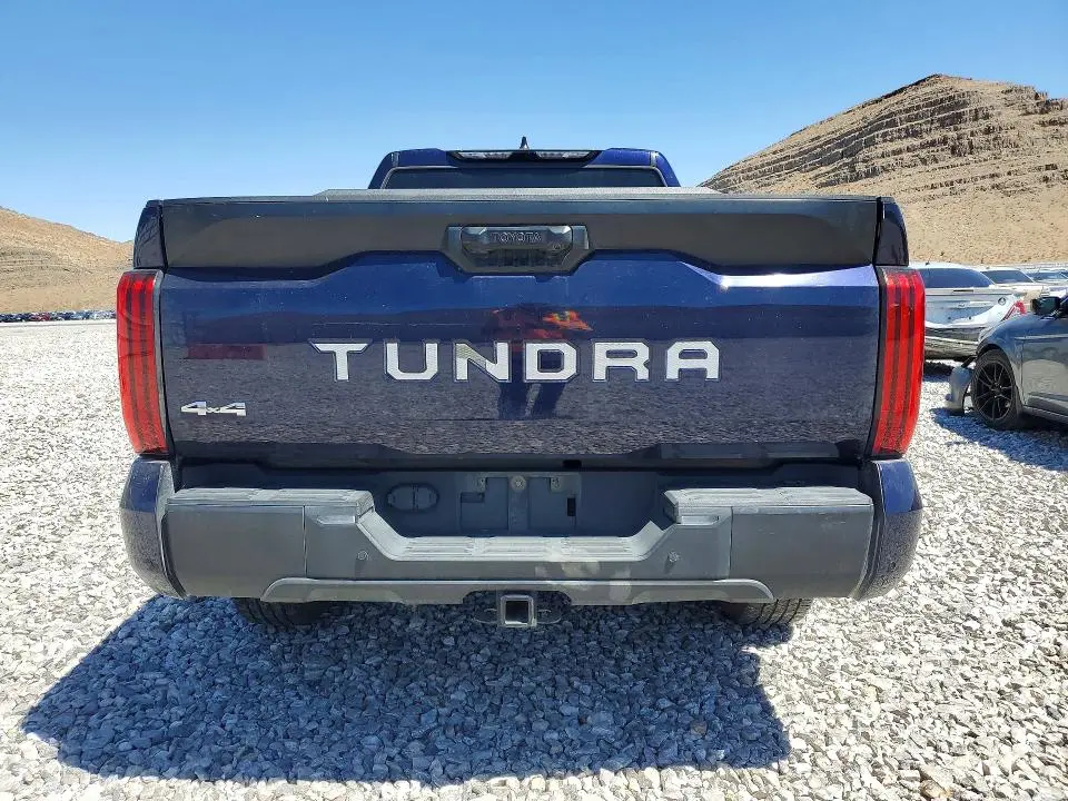 2022 TOYOTA TUNDRA CREWMAX SR5  