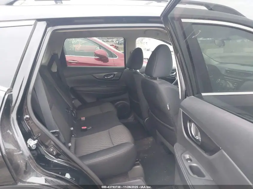 2017 NISSAN ROGUE SV