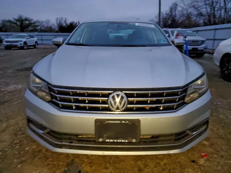 2018 VOLKSWAGEN PASSAT S  