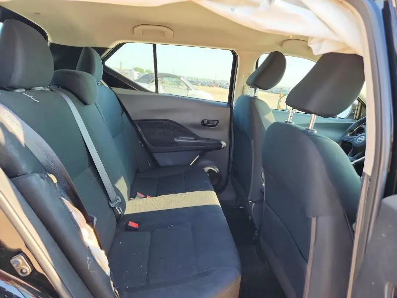 2024 NISSAN KICKS S  