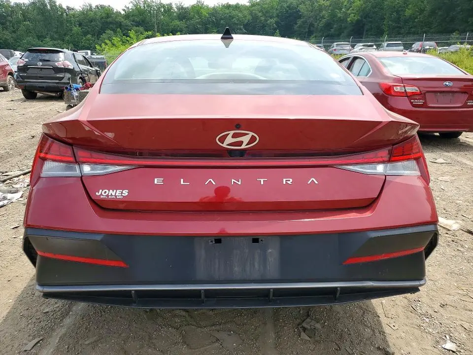 2024 HYUNDAI ELANTRA SEL  