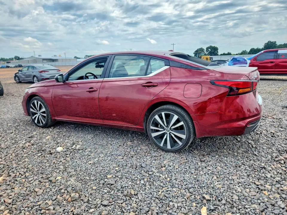 2022 NISSAN ALTIMA SR  