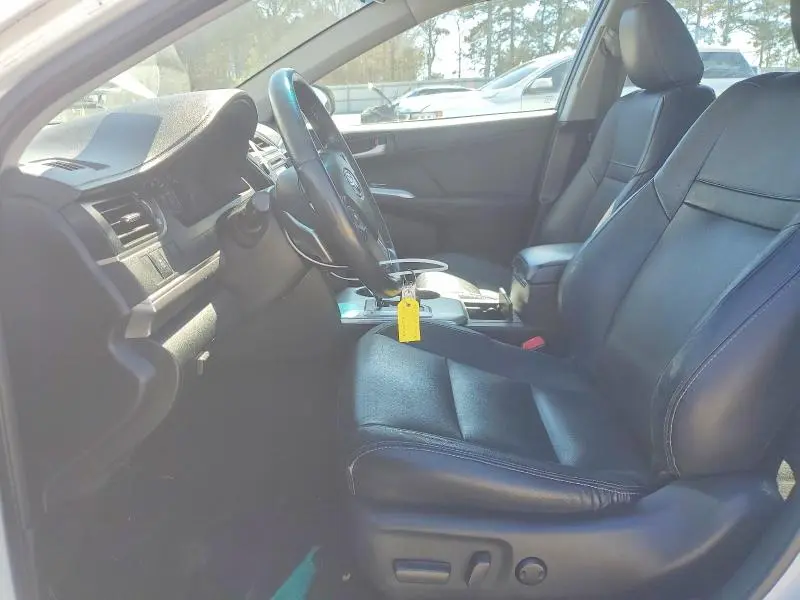 2014 TOYOTA CAMRY SE  