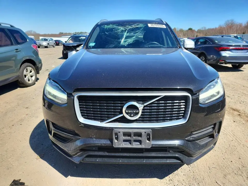 2017 VOLVO XC90 T6  