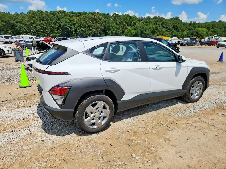 2025 HYUNDAI KONA SE  